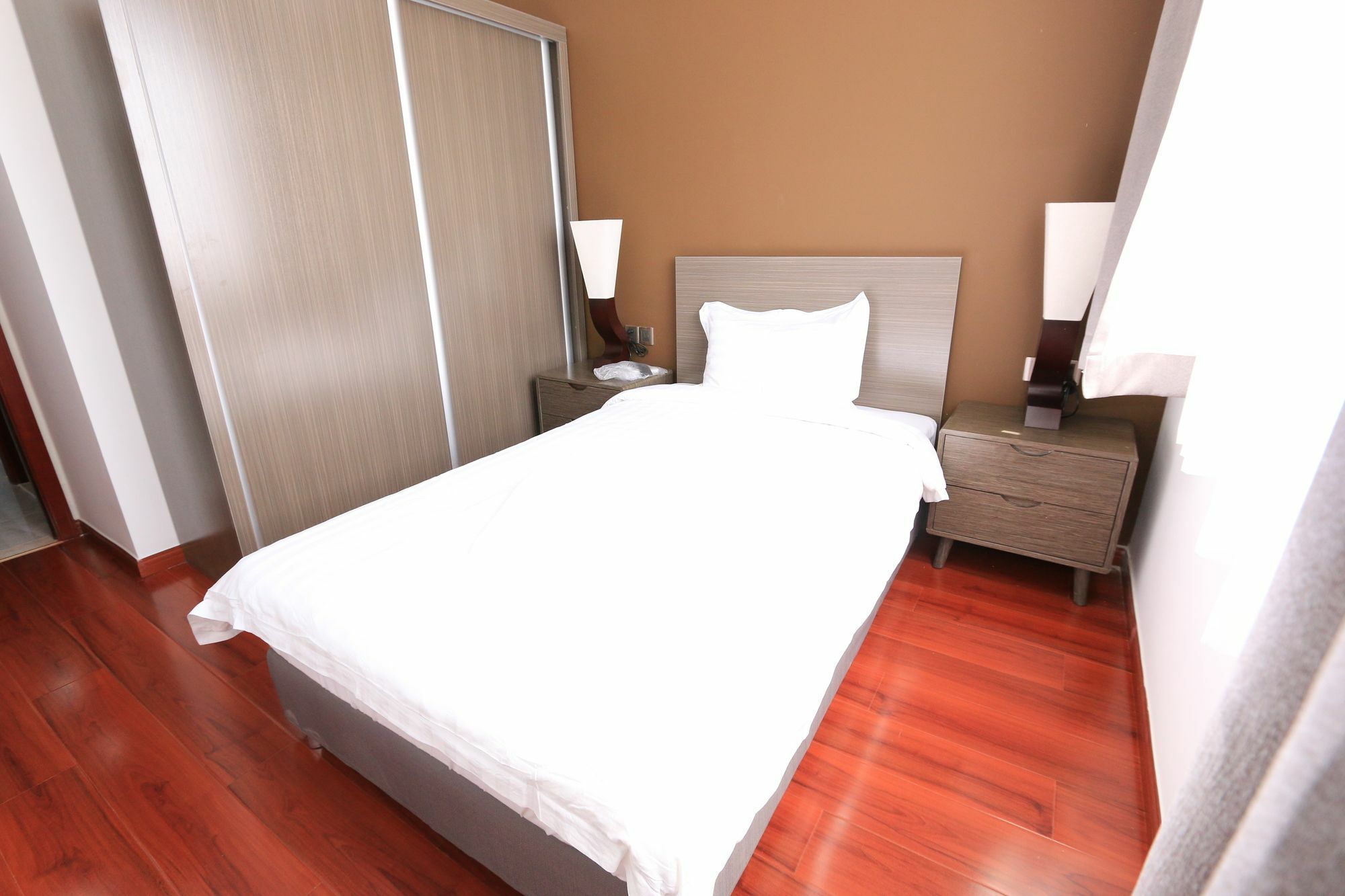 EASTLAND Hotel&Apartment Phnom-Penh Buitenkant foto