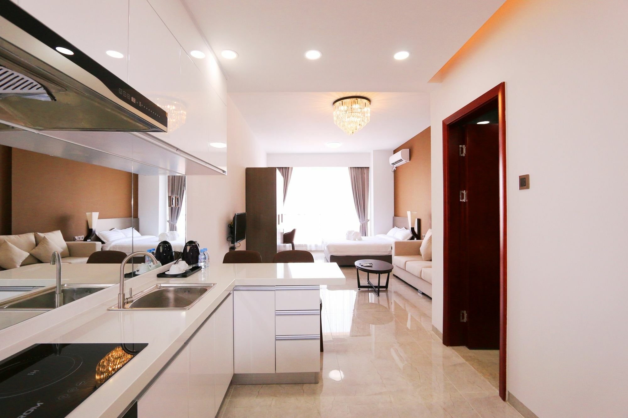 EASTLAND Hotel&Apartment Phnom-Penh Buitenkant foto