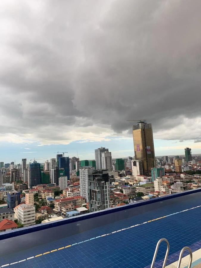 EASTLAND Hotel&Apartment Phnom-Penh Buitenkant foto