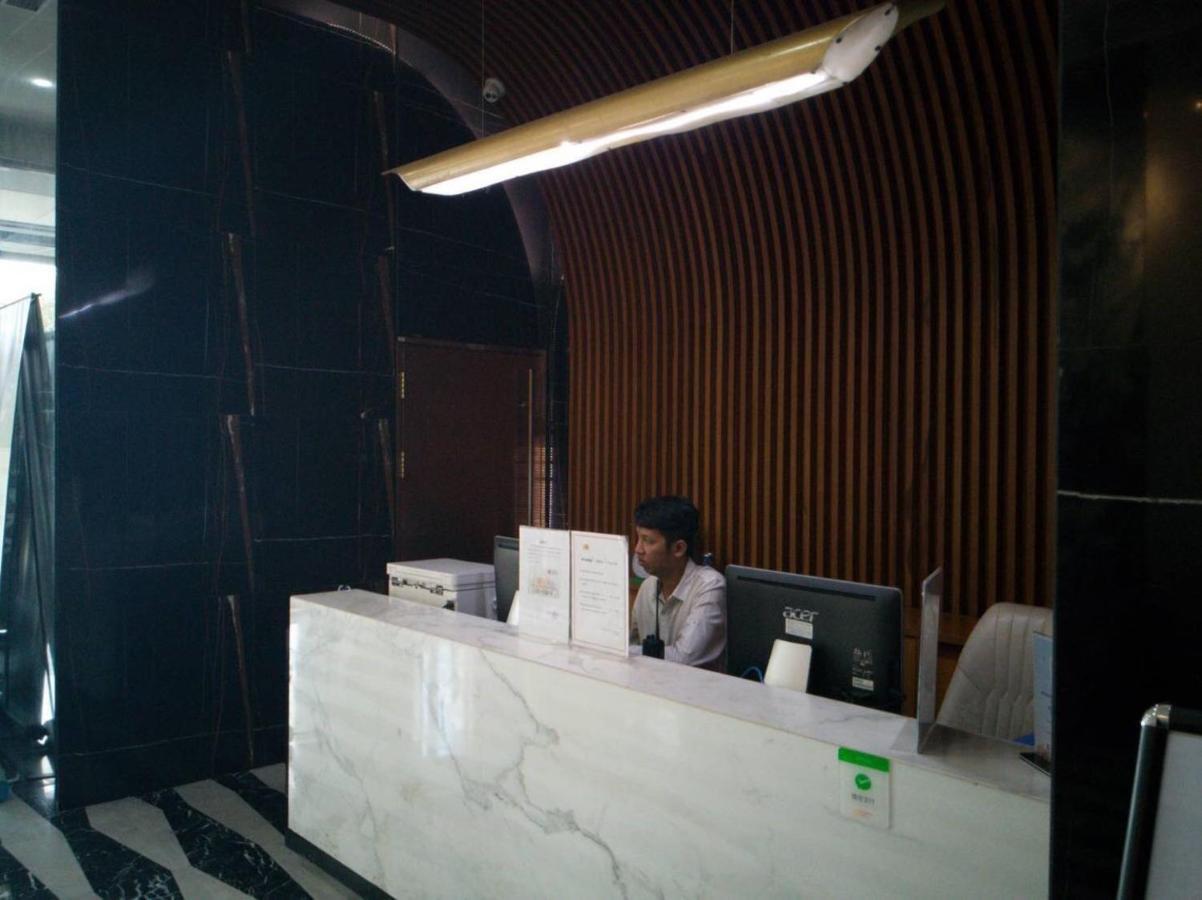 EASTLAND Hotel&Apartment Phnom-Penh Buitenkant foto