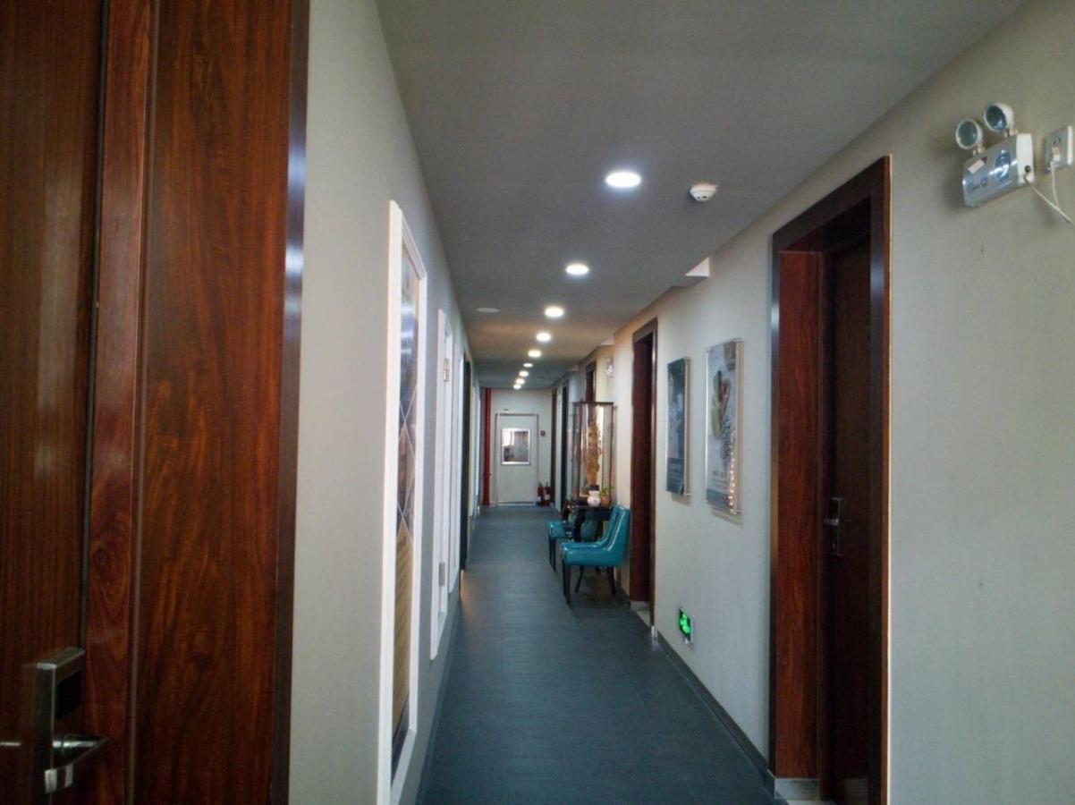 EASTLAND Hotel&Apartment Phnom-Penh Buitenkant foto